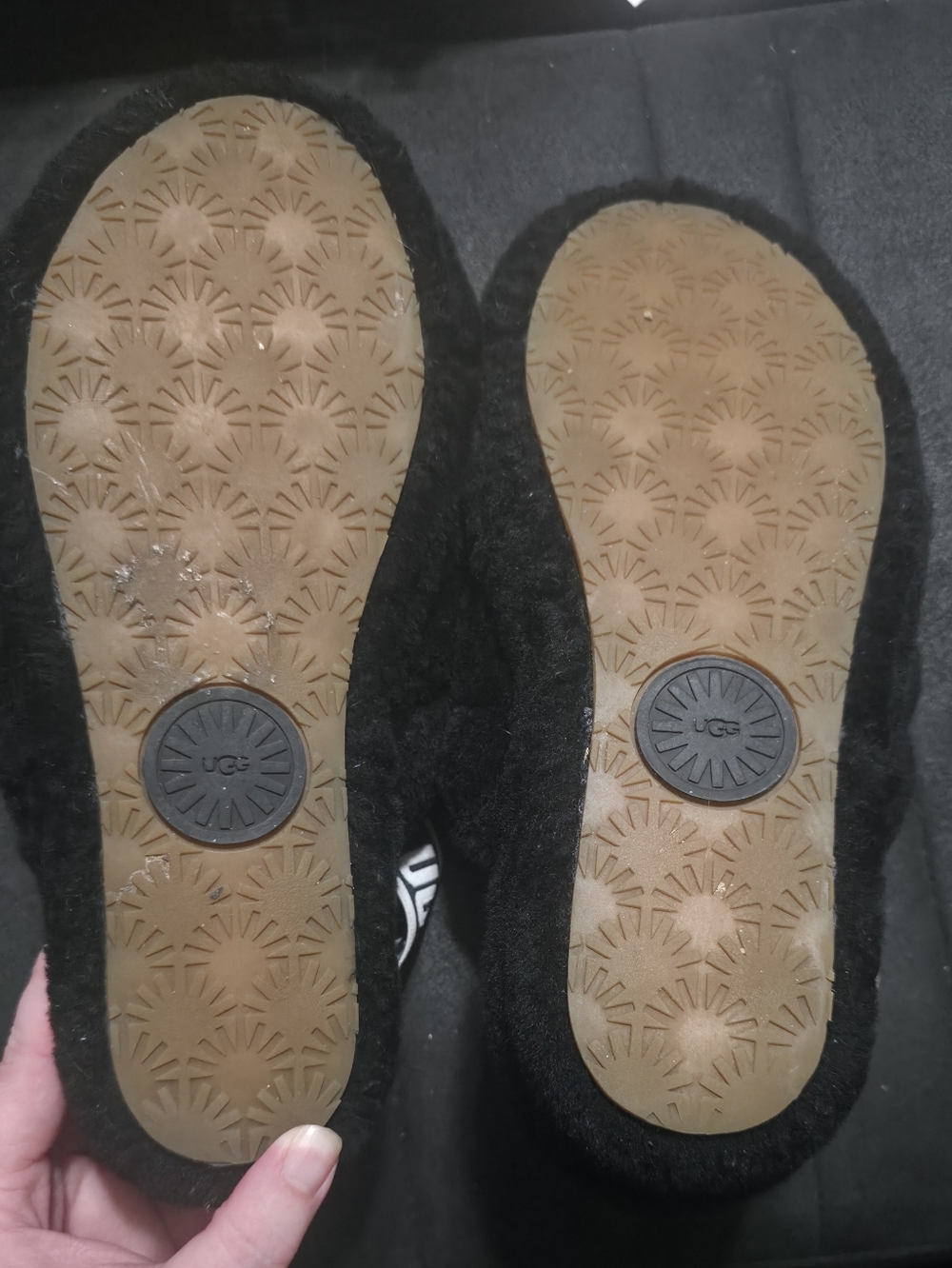 UGG Black Fluff Yeah Slide with Branded Heel Strap Size 10 - Picture 5 of 11